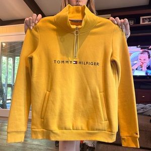 XS Tommy Hilfiger Women’s half-Zip Sweater